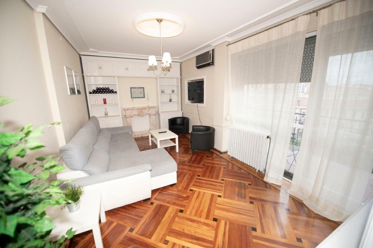 Espacios Blanco Santiago - Con Parking. Appartement Valladolid Buitenkant foto