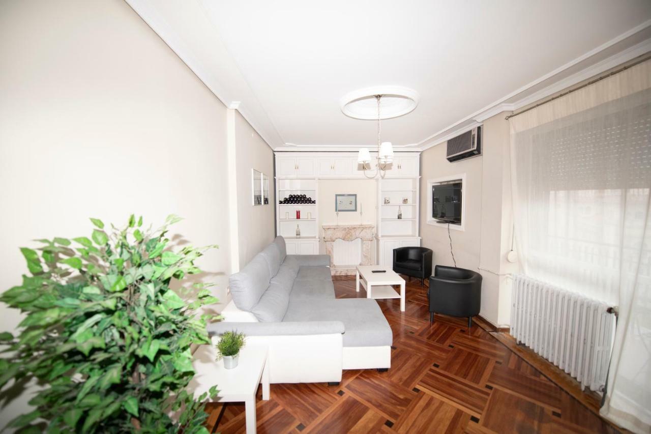 Espacios Blanco Santiago - Con Parking. Appartement Valladolid Buitenkant foto